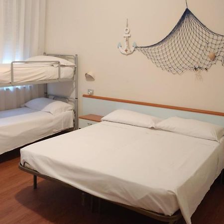 Hotel Maracaibo Ріміні Екстер'єр фото