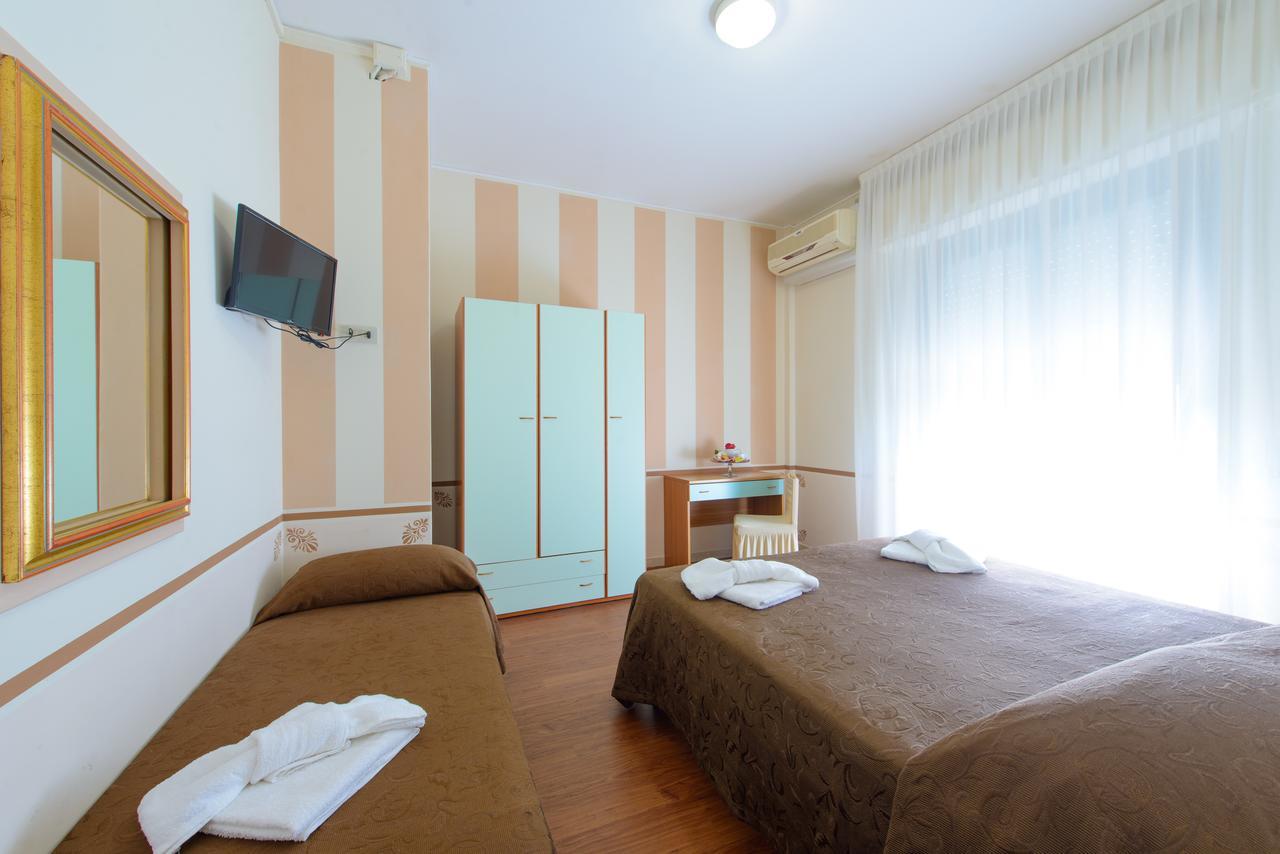 Hotel Maracaibo Ріміні Екстер'єр фото